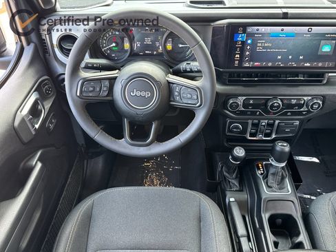 Certified 2024 Jeep Wrangler Unlimited AWD/4WD image 15