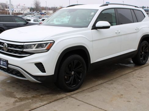 Certified 2022 Volkswagen Atlas SE image 3