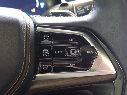 Used 2024 Jeep Grand Cherokee Summit w/ Advanced Protech Group IV image 33