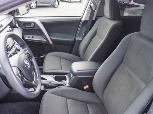 Used 2018 Toyota RAV4 LE image 16