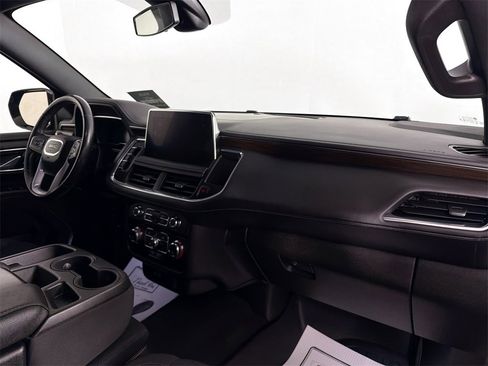 Used 2022 GMC Yukon XL SLE image 26