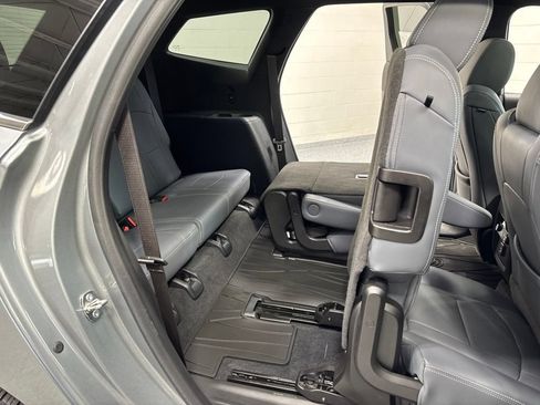 Used 2023 Buick Enclave Essence w/ Experience Buick Package AWD/4WD image 41