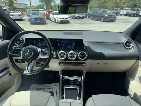 Used 2025 Mercedes-Benz GLA 250 image 14