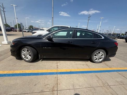 Used 2016 Chevrolet Malibu LT w/ Leather Package FWD image 7