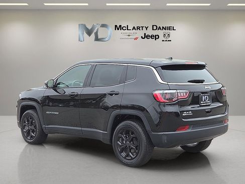 Used 2025 Jeep Compass Sport AWD/4WD image 4