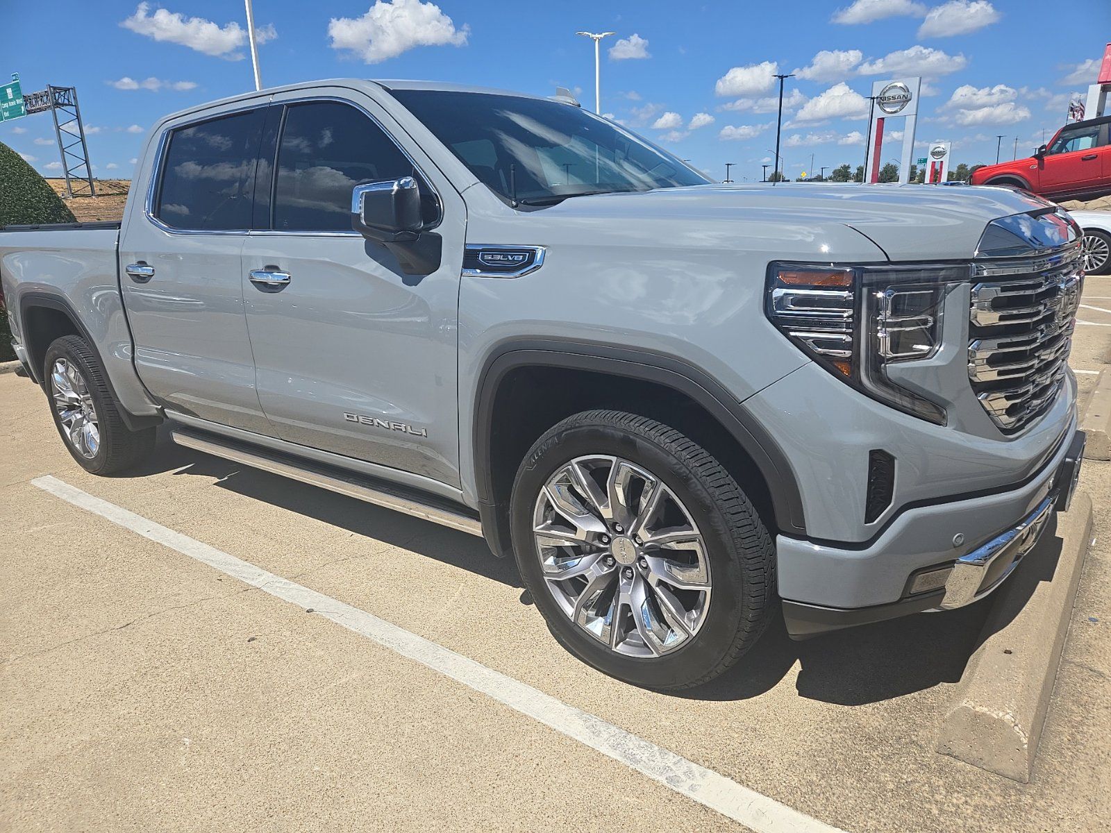 Used 2024 GMC Sierra 1500 Denali w/ Denali Reserve Package AWD/4WD image 3