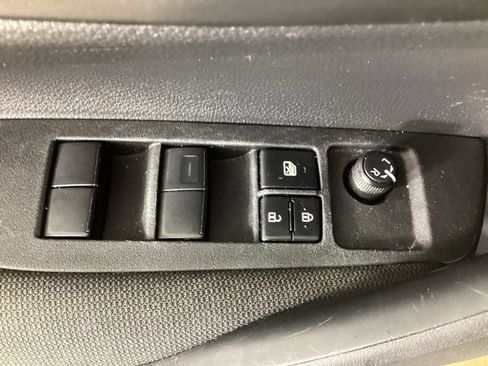 Used 2024 Toyota Corolla LE FWD image 17