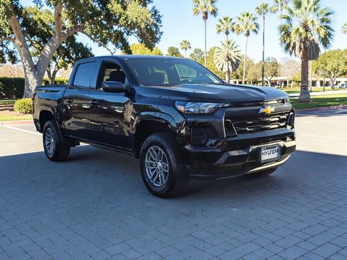 Used 2025 Chevrolet Colorado LT w/ Advanced Trailering Package image 4