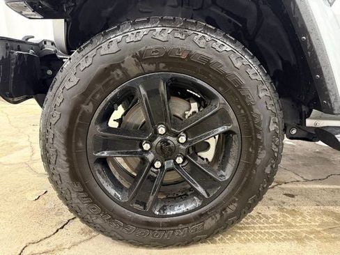 Used 2023 Jeep Wrangler Unlimited Sahara AWD/4WD image 27
