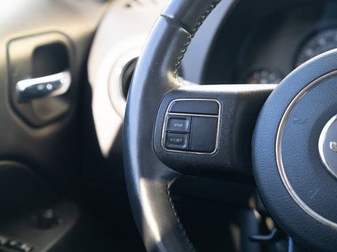 Used 2017 Jeep Patriot High Altitude image 36