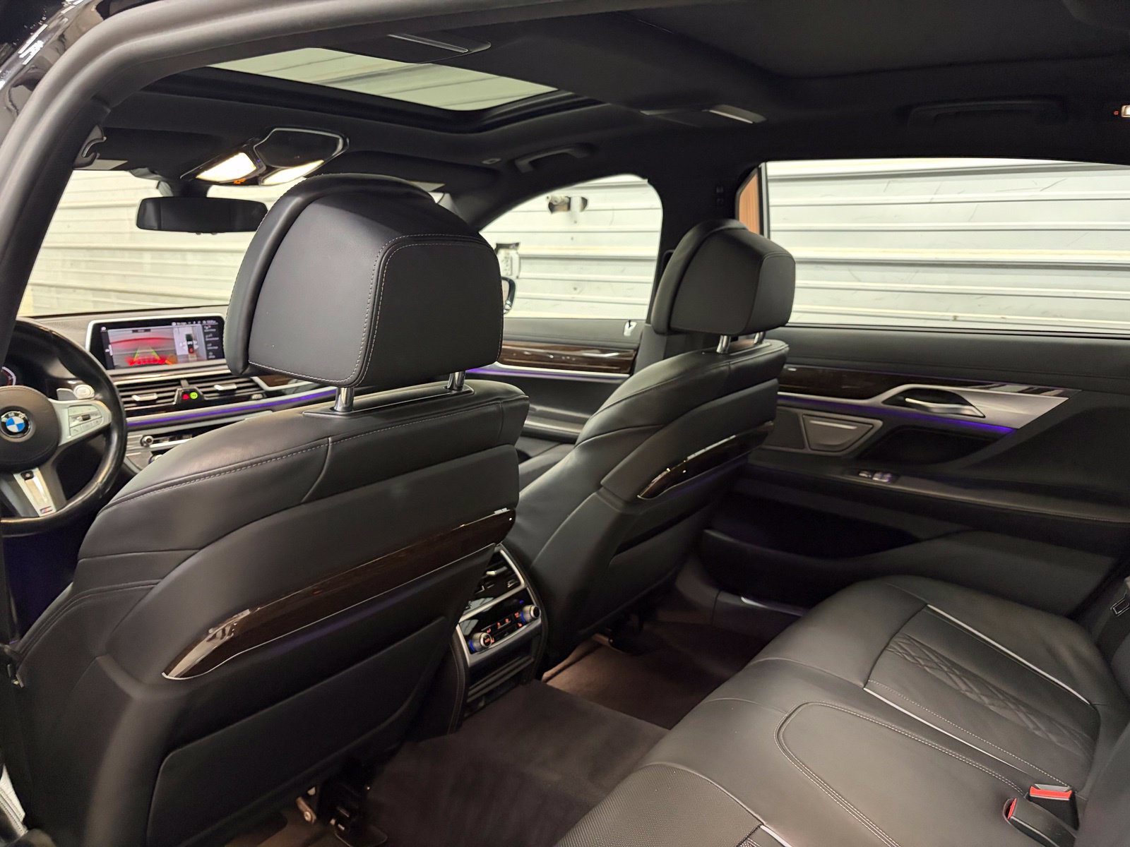 Used 2022 BMW 740i xDrive w/ M Sport Package AWD/4WD image 9