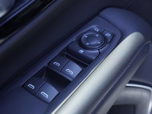 Used 2025 Chevrolet Tahoe LS AWD/4WD image 9