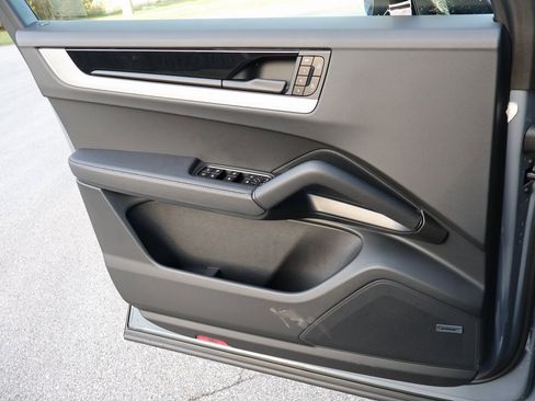 New 2026 Porsche Cayenne S image 38