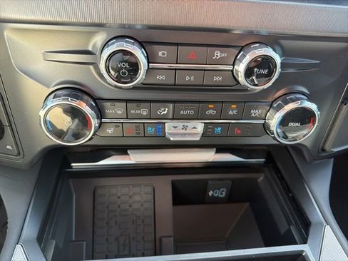 New 2025 Ford F250 Platinum AWD/4WD image 22