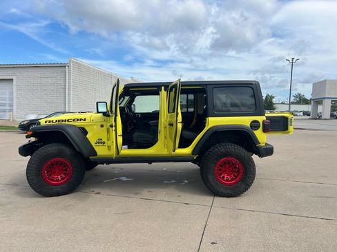 Used 2024 Jeep Wrangler Unlimited Rubicon AWD/4WD image 4