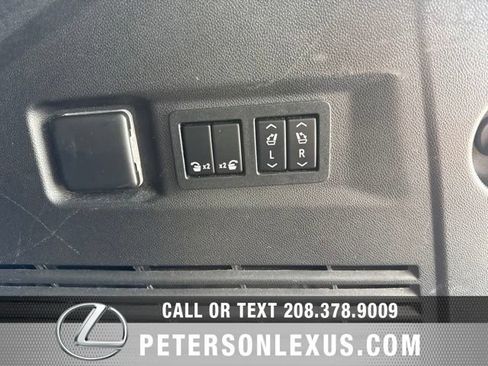 Used 2021 Chevrolet Tahoe LT w/ LT Signature Package AWD/4WD image 23
