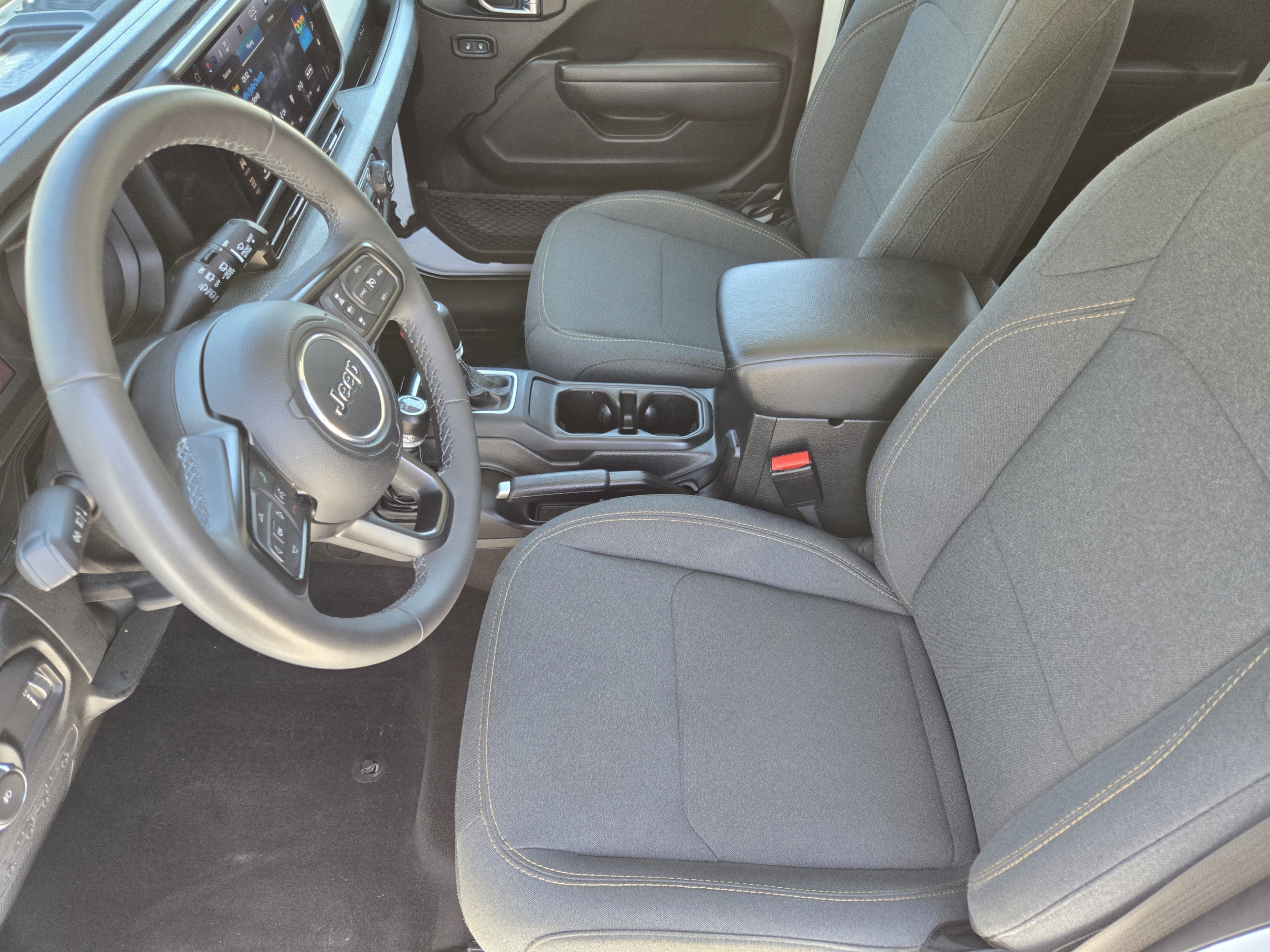 Used 2025 Jeep Wrangler Unlimited Sport AWD/4WD image 9