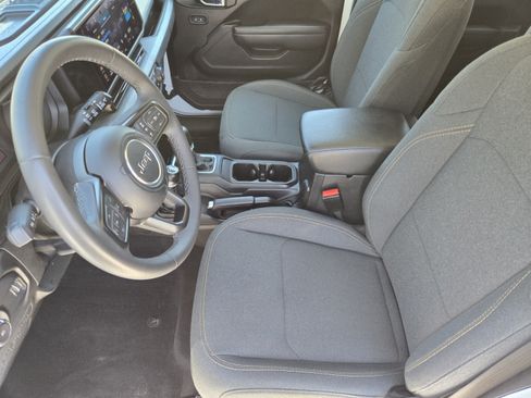 Used 2025 Jeep Wrangler Unlimited Sport AWD/4WD image 9