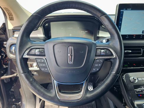 Used 2022 Lincoln Nautilus AWD w/ Premium Package image 18