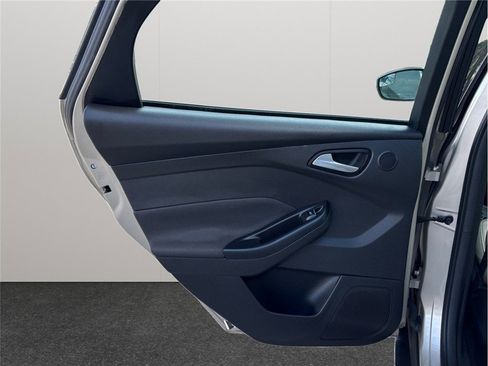 Used 2018 Ford Focus Titanium image 36