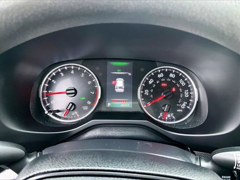 Used 2022 Toyota RAV4 XLE image 16