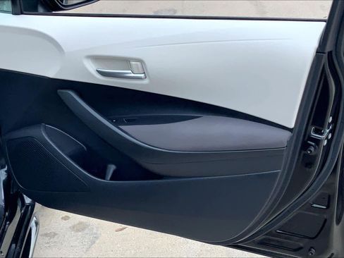 Used 2020 Toyota Corolla LE image 23