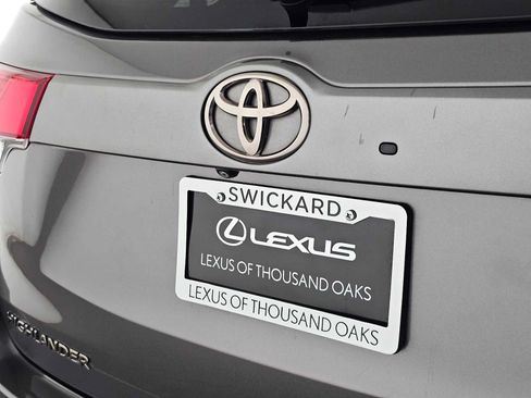 Used 2018 Toyota Highlander Limited FWD image 14