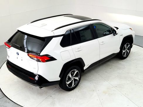 Used 2023 Toyota RAV4 SE w/ Weather & Moonroof Package AWD/4WD image 16