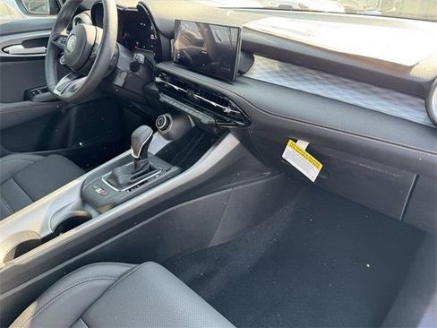 New 2025 Alfa Romeo Tonale w/ Premium Package image 7