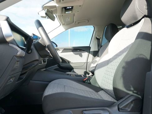 Used 2025 Volkswagen Tiguan S image 16