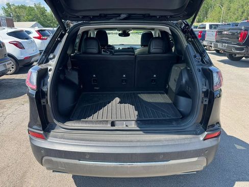 Used 2021 Jeep Cherokee Limited w/ Mopar Interior Package AWD/4WD image 18