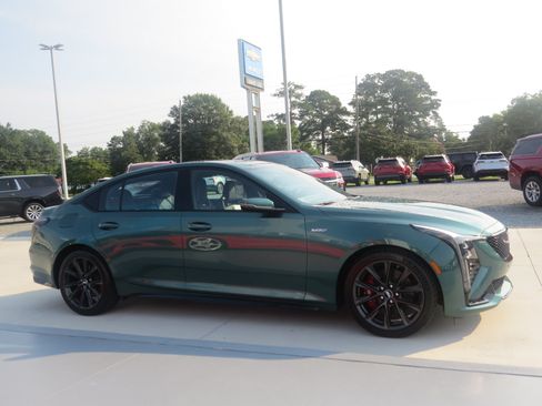 Used 2026 Cadillac CT5 V w/ Technology Package RWD image 7
