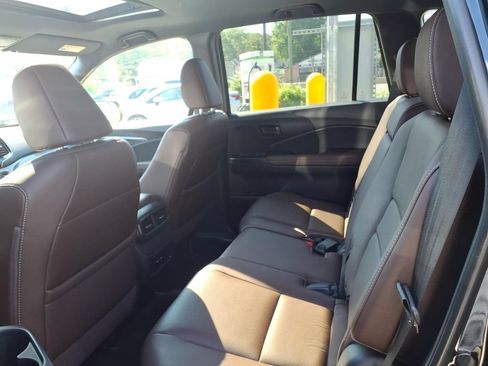 Certified 2024 Honda Passport EX-L image 17