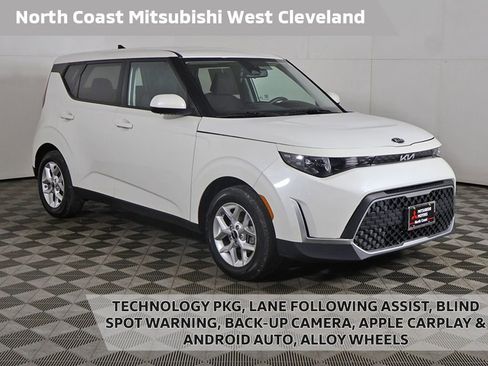 Used 2023 Kia Soul LX w/ LX Technology Package FWD image 1
