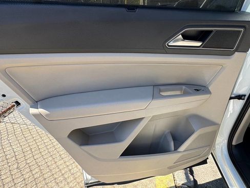 Used 2018 Volkswagen Atlas SE image 26