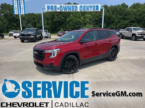 Used 2023 GMC Terrain SLE w/ Elevation Edition FWD image 1
