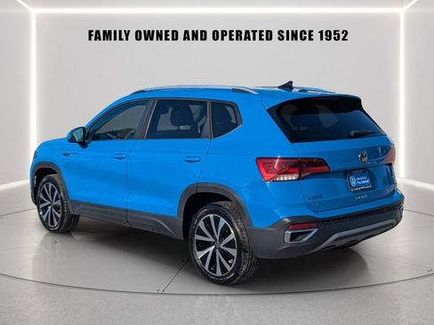 Certified 2023 Volkswagen Taos SE w/ Panoramic Sunroof Package FWD image 4