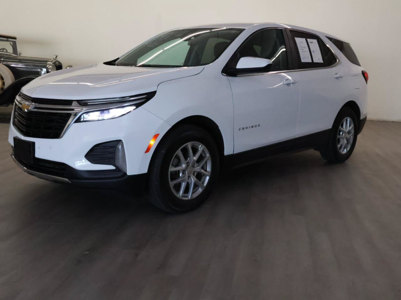 Used 2024 Chevrolet Equinox LT FWD image 25
