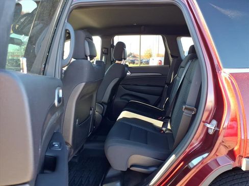 Used 2018 Jeep Grand Cherokee Laredo image 8