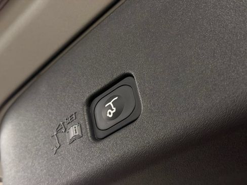 New 2026 Lincoln Nautilus Reserve AWD/4WD image 9
