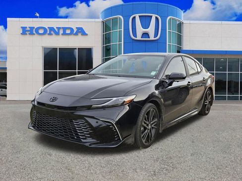 Used 2025 Toyota Camry XSE w/ Premium Plus Package FWD image 5