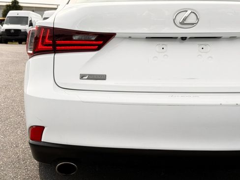 Used 2016 Lexus IS 200t w/ F Sport Package RWD image 15