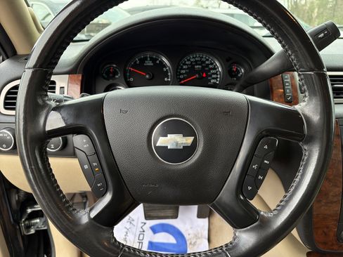 Used 2008 Chevrolet Suburban LTZ w/ LTZ Preferred Equipment Group image 22