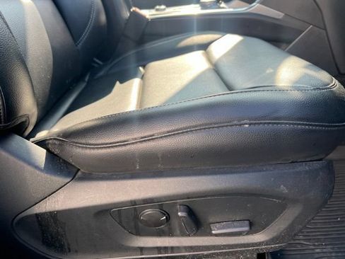 Used 2020 Ford Explorer XLT w/ Equipment Group 202A AWD/4WD image 12