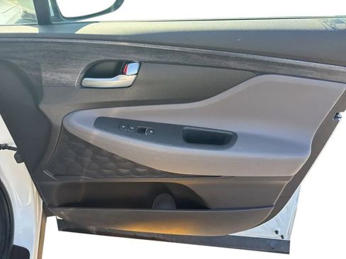 Used 2019 Hyundai Santa Fe SE image 13
