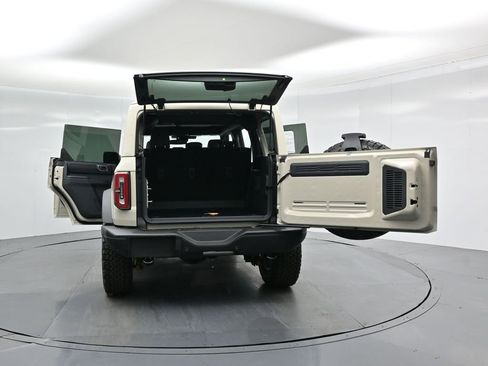 New 2025 Ford Bronco Badlands image 32