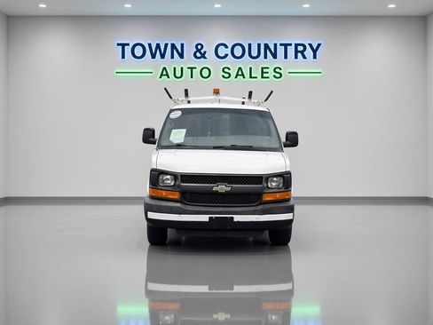 Used 2013 Chevrolet Express 1500 RWD image 9