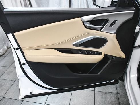 Used 2023 Acura RDX AWD image 9