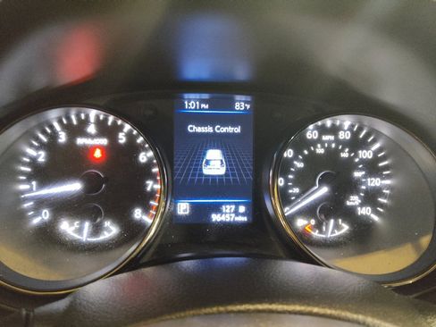 Used 2020 Nissan Rogue SV FWD image 23