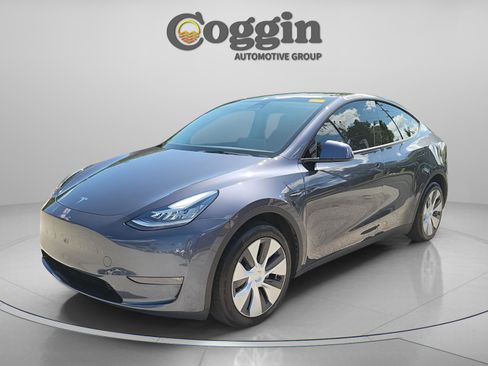 Used 2023 Tesla Model Y Long Range AWD/4WD image 1